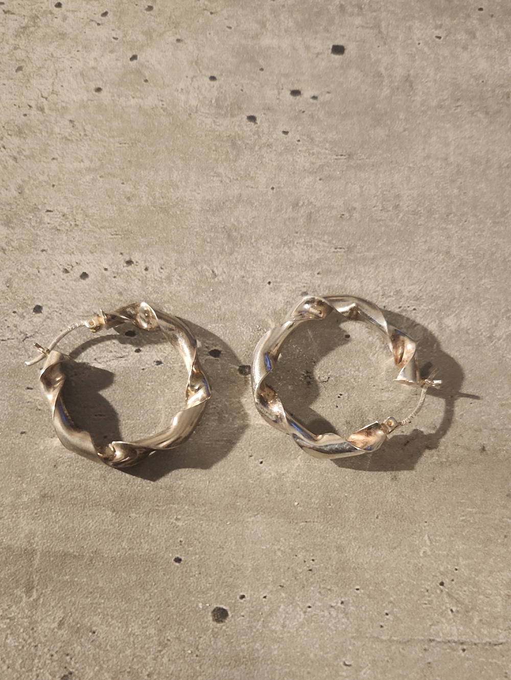 RAS 925 Twisted Ribbon Hoops Earrings Pierced. 1.2"